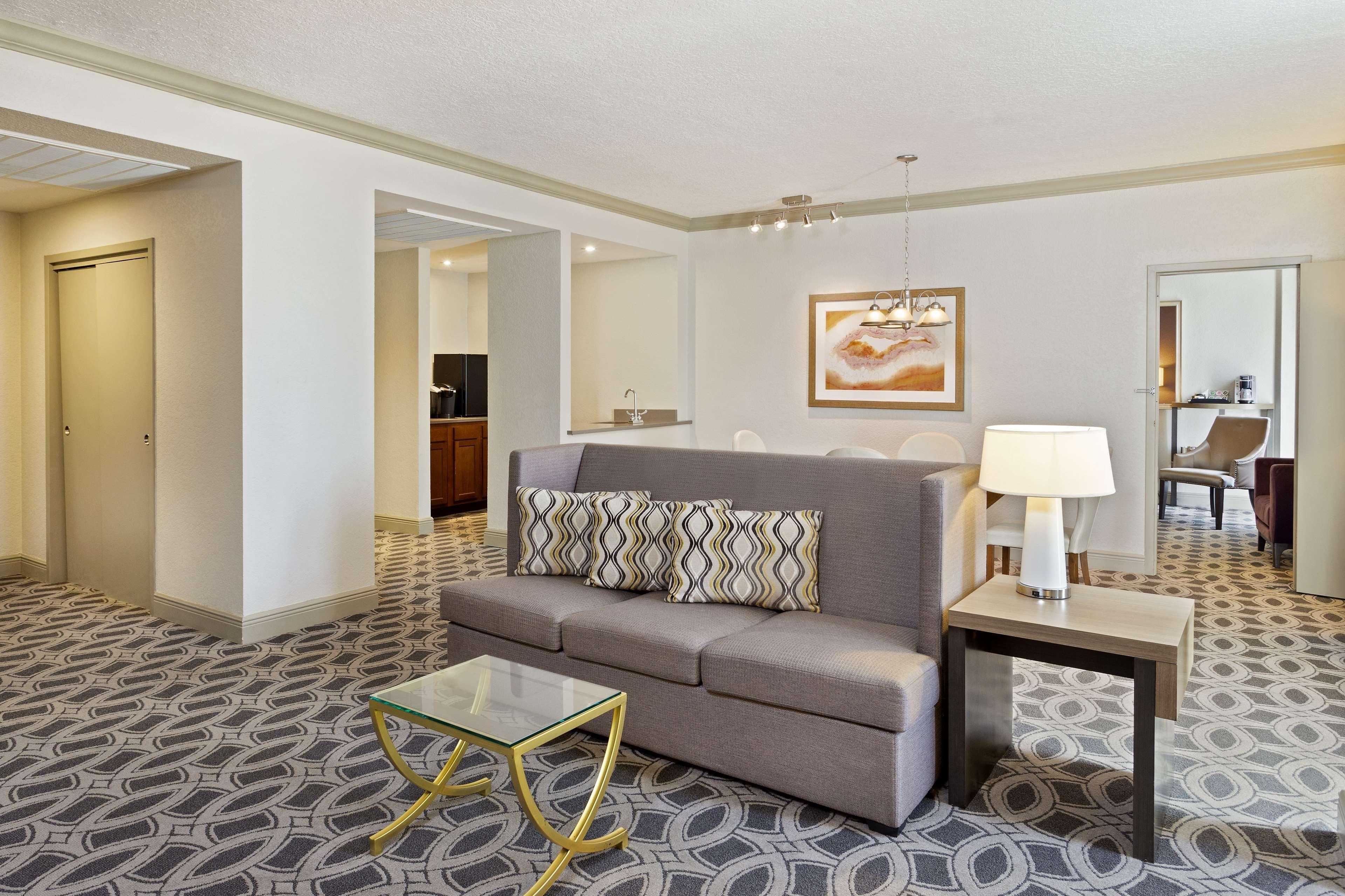 Doubletree By Hilton Orlando East - Ucf Area Hotel Alafaya Exterior photo